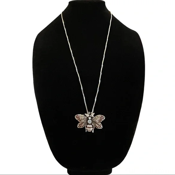 🌼 Crystal Honeybee Pendant Necklace - Picture 4 of 6
